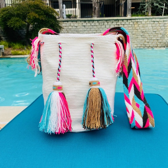 Wayuu Tribe Handbags - Authentic Wayuu bag/ Mochila Wayuu/ cream color/ multicolored strap/ Size M